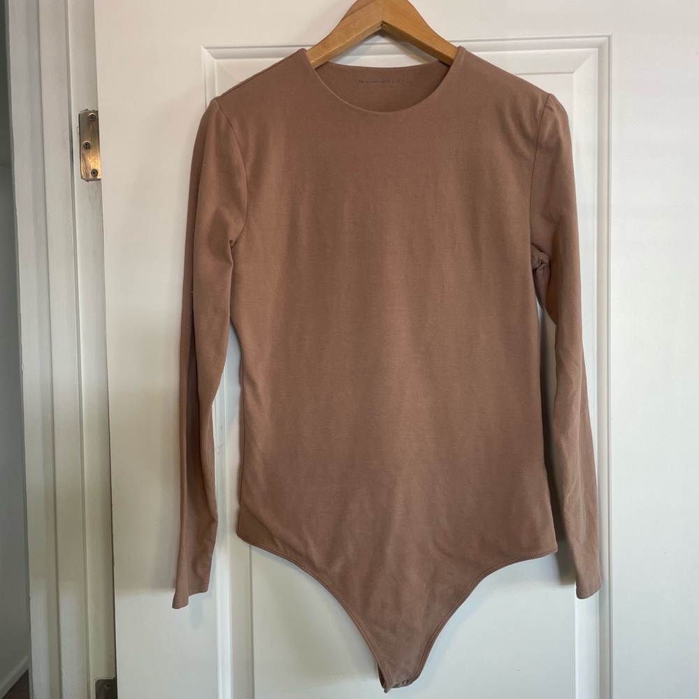 Abercrombie & Fitch Cotton Seamless Fabric Crew Bodysuit (size: L, light brown)